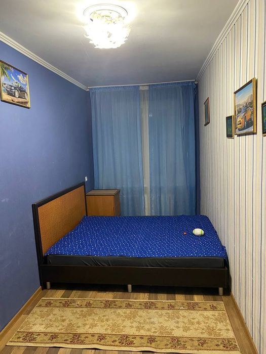 Продається трьох кімнатна квартирара