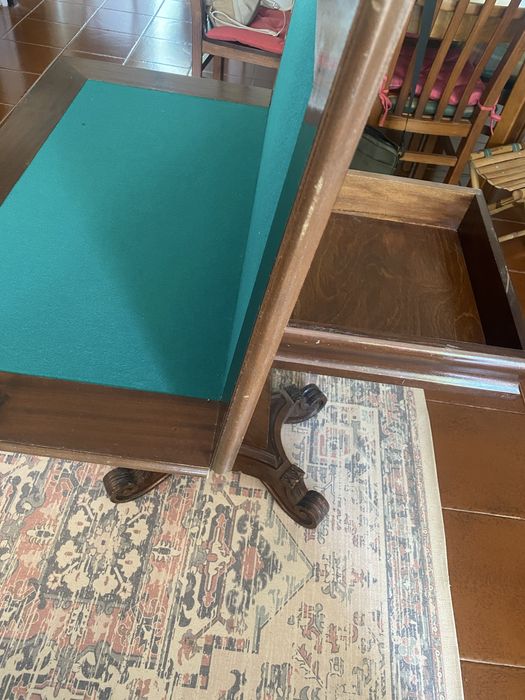 Mesa de jogo de cartas