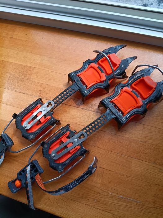 Raki Petzl Charlet automaty