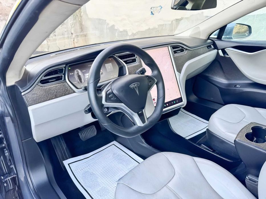 Tesla Model S      2013