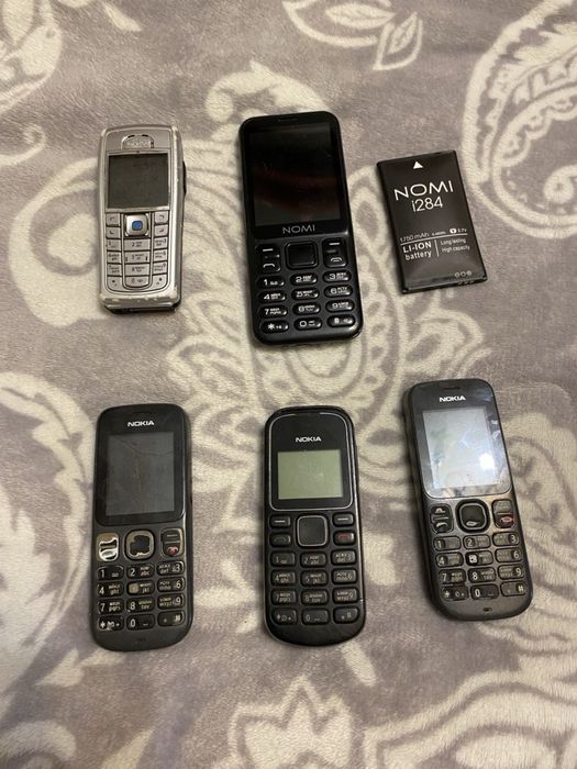 Комлект телефонів (Nokia,Nomi)