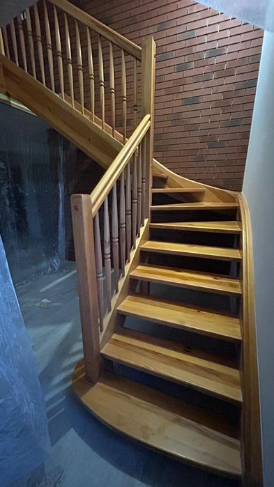 Schody drewniane samonośne, zabiegowe