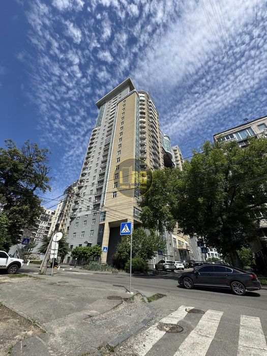 Без% 10 соток, Печерск, Правобережная 18, метро Зверенецкая, Выдубичи