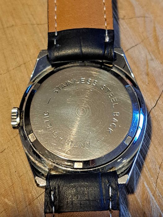 Relógio de pulso de homem, de marca MIRAGE