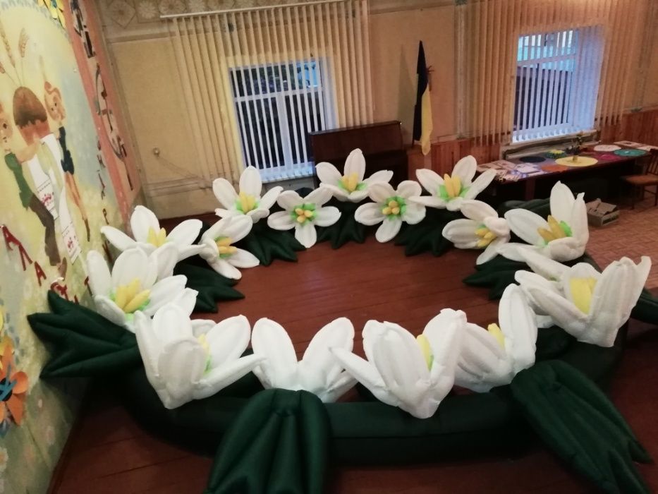 Пневматичні надуві гірлянди/квіти на весілля.