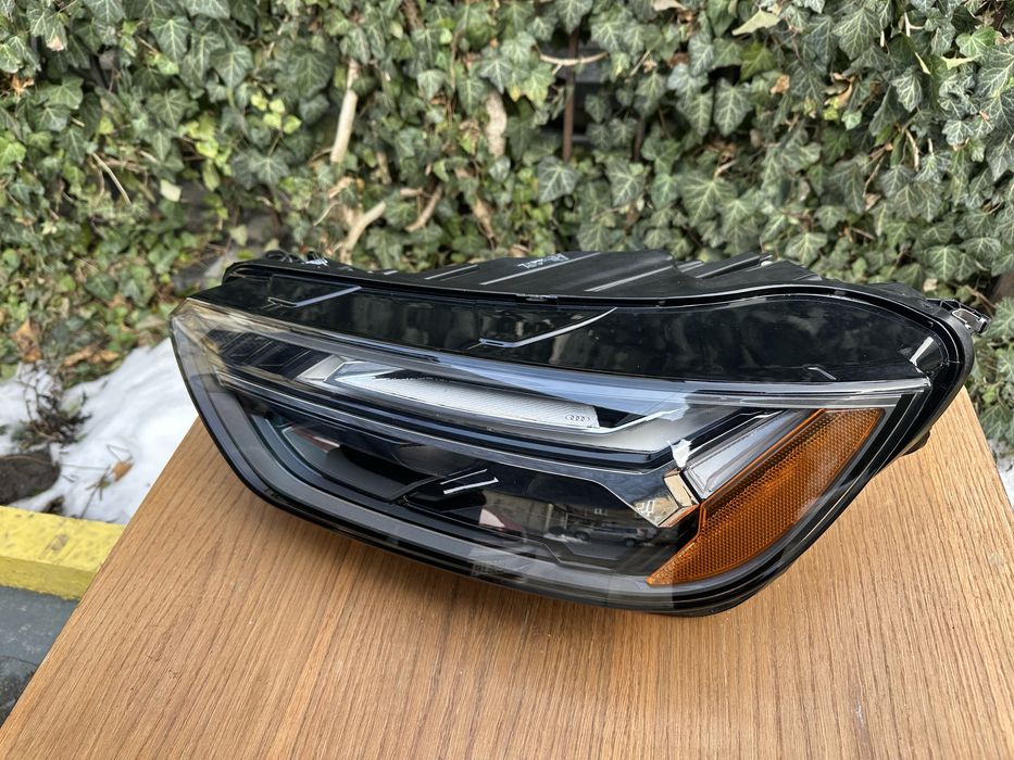 Фара Audi Q5 лiва