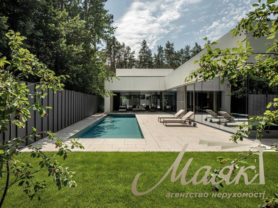 Продажа 1-этажного дома 305 м2, в Плютах