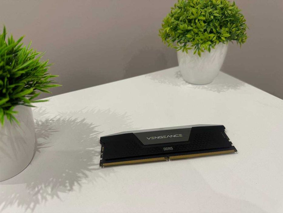 新品保証有 CORSAIR DDR5 16GBx2 6000MHz 32GB② DOMINATOR® PLATINUM RGB 32GB (2x16GB) DDR5 DRAM 6000MHz C36 Memory