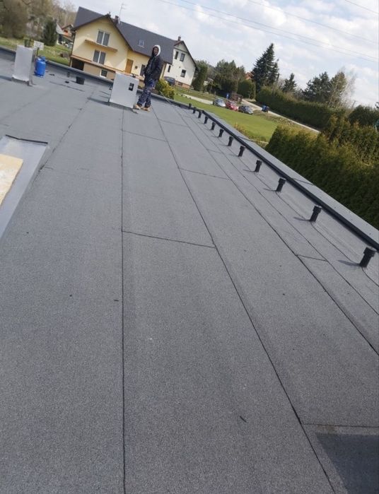 Pokrycia dachowe  Papą termozgrzewalną Dekarz Naprawy dachów Dachy