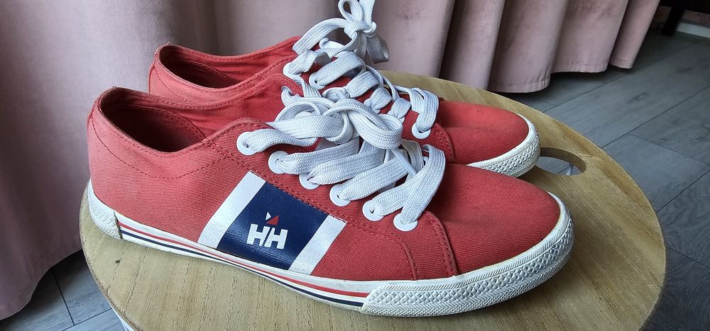 Helly Hansen trampki czerwone rozmiar 40,5 wkładka 25,5cm używane
