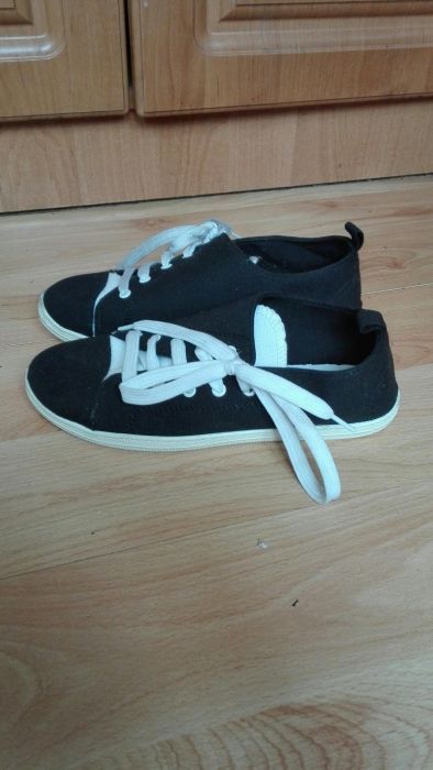 Nowe trampki rozm. 36