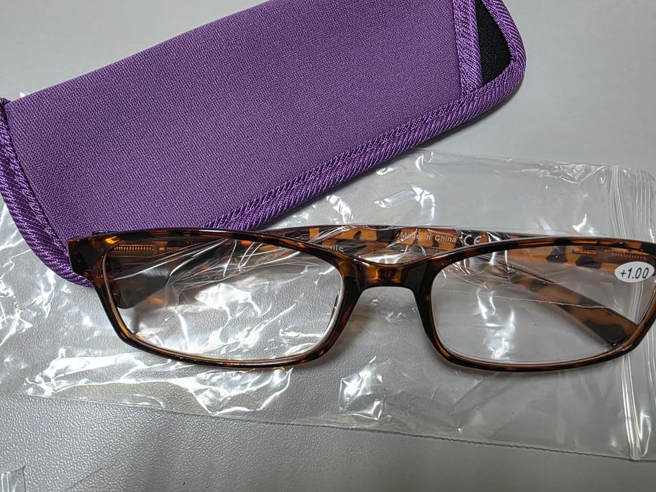 Óculos de leitura +1.0 com armação em tons tartaruga