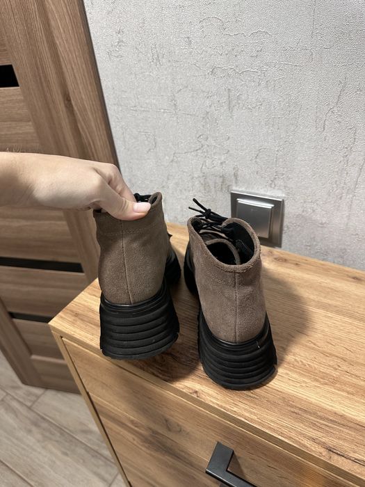 Черевики Estro, Ботінки