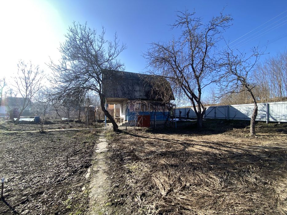 Продам дивовижну дачу біля водойми