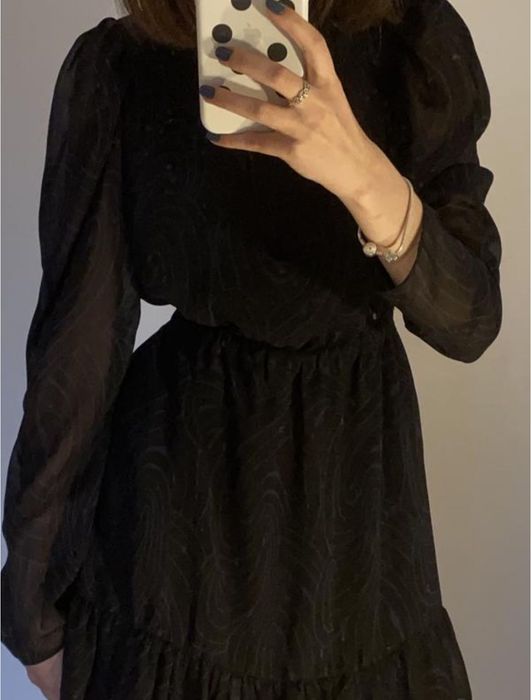 Готичне плаття з рюшами на запах