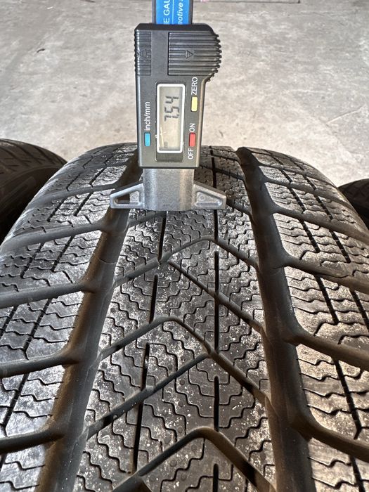 Резина зимная.    Pirelli.    225.50.17.    Romania