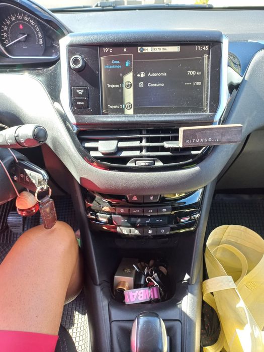 Peugeot 208 1.4HDI ALLURE  2013  141.825 km  1 proprietário  7250€ — photo 5