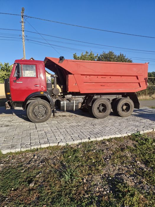 Послуги самоскидів та екскаваторів