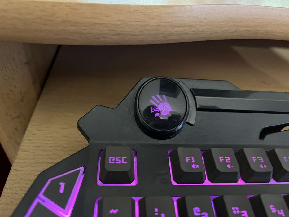 Klawiatura gamingowa podświetlana a4tech bloody b318