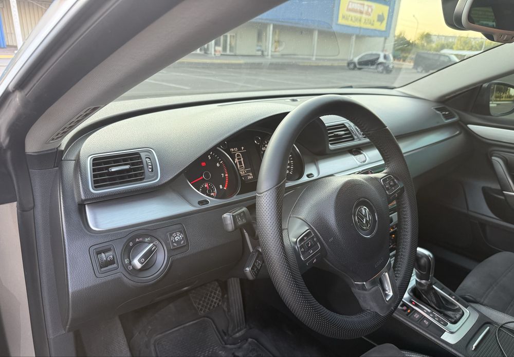 Volkswagen  Passat cc 2011 года 1.8 tsi