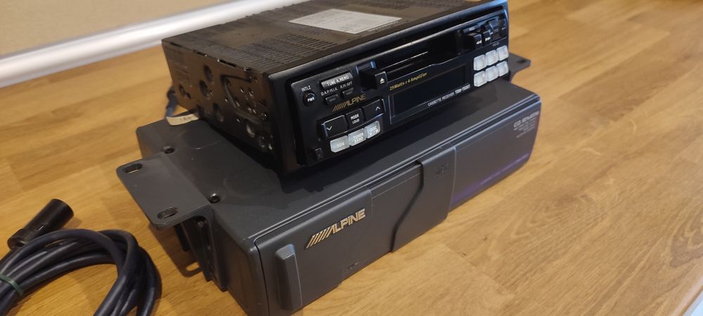 Radio Alpine TDM-7526T zmieniarka Alpine CHM-S601 hi end oldschool zes