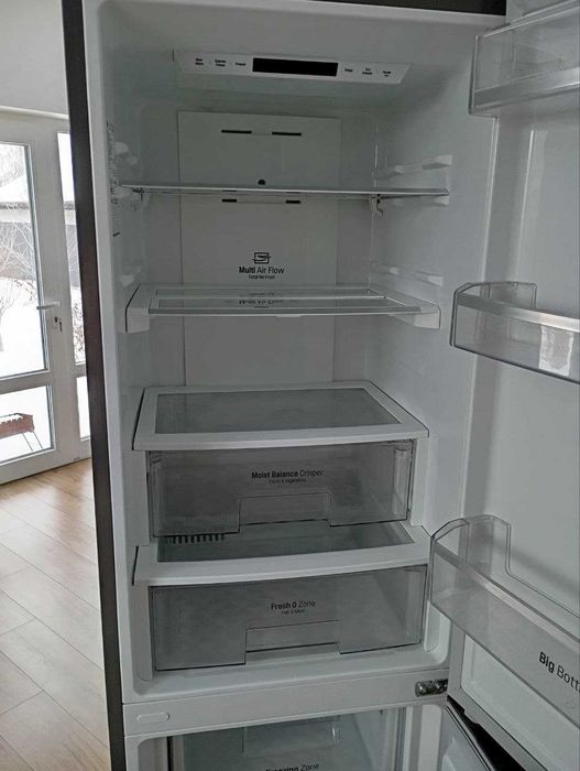 Продам інверторний холодильник LG GW-B469BLCM (б/в)