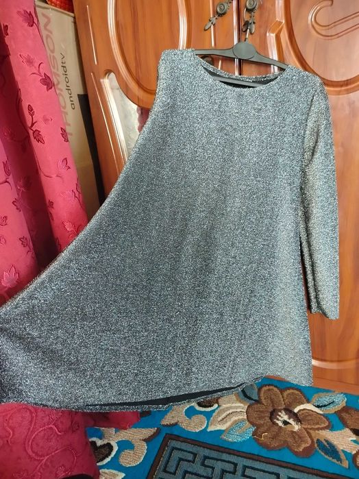 Продам плаття святкове