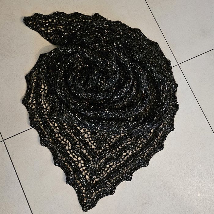 Chusta robiona na szydełku rękodzieło Handmade