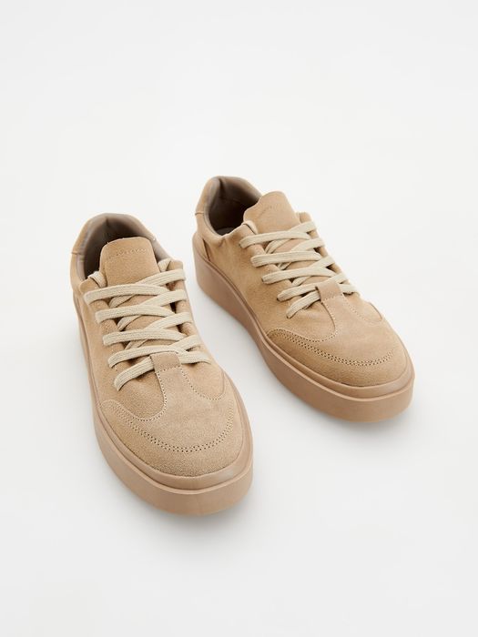 Кросівки Reserved