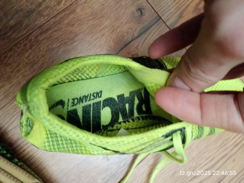 Buty sportowe lekkoatletyczne halowe kolce 40, 25 cm