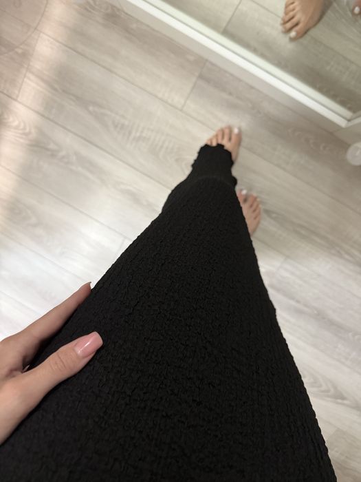 Чорна максі сукня з красивою відкритою спинкою