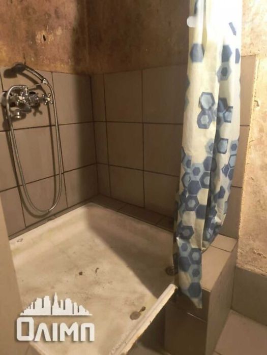 (5) Продам кімнату в гуртожитку по вул.Зулінського 3979