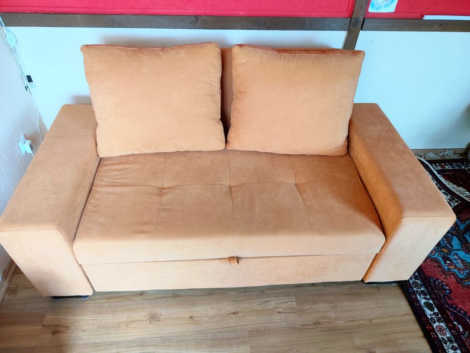 Sofá-cama de 2 lugares para entrega ao retirante