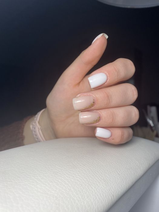 Нарощення нігтів Ужгород