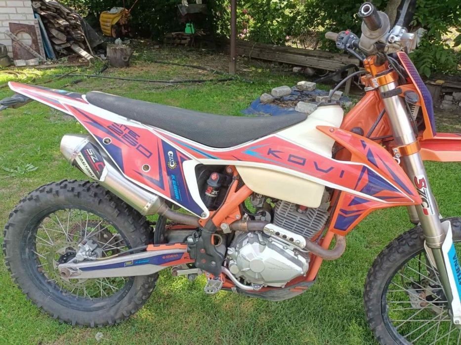 Продам кросовый мотоцикл Kovi250