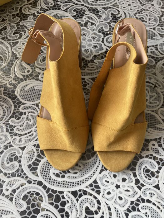 Босоножки Primark