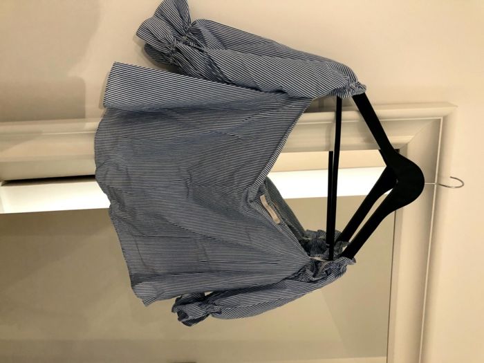 Camisola / blusa sem ombros da Zara tam. M/L NOVA