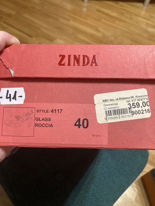 Piekne  włoskie czółenka buty kobiece cale ze skory