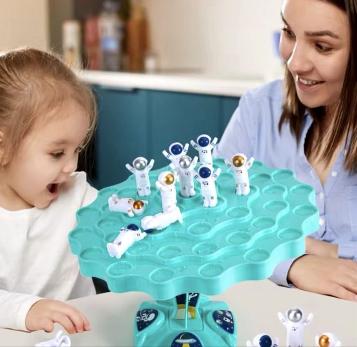 Настільна гра «Хто це?», гра на баланс « Космонавти» - розвиваючі ігри