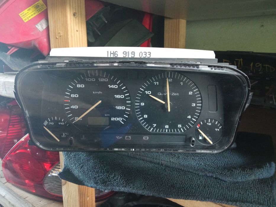 Панель приладів приборов приборная Volkswagen Golf 3 1.6 1H6919033E