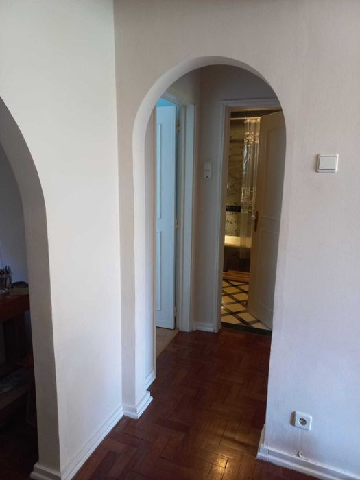 Vendo T2  perto da praia Estoril