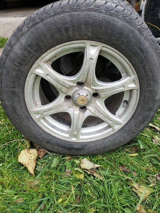 Продам автошини з дисками 185/65 R14 86