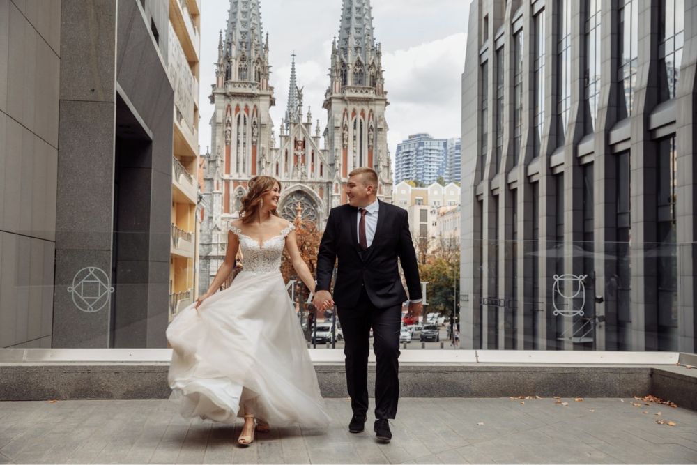 Весільна сукня , не вінчана