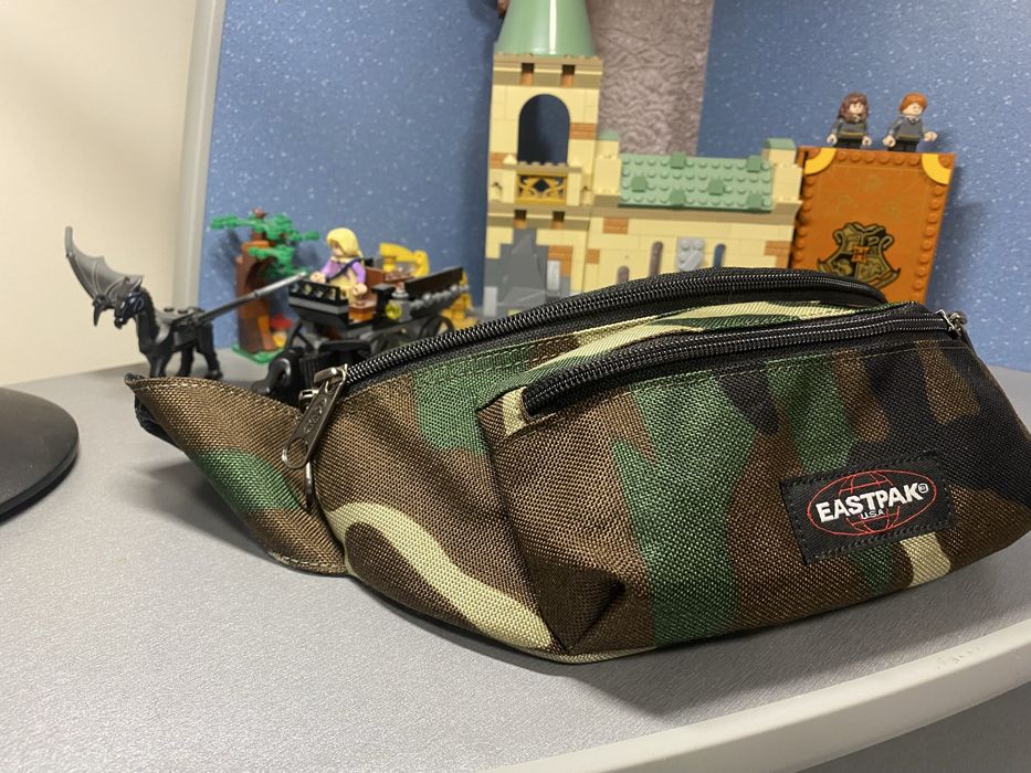 Сумка поясна Eastpak колір камуфляж