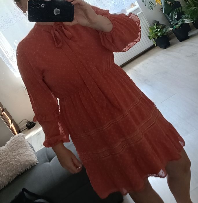 Sukienka w rozmiarze L