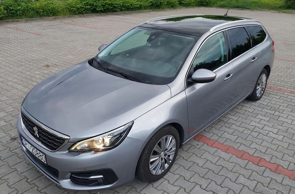 Peugeot 308 Bezwypadkowy / 100% przebieg / Panorama / Navi / Grzane fotele / Hak