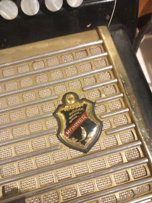 Acordeao Hohner amati iv 3