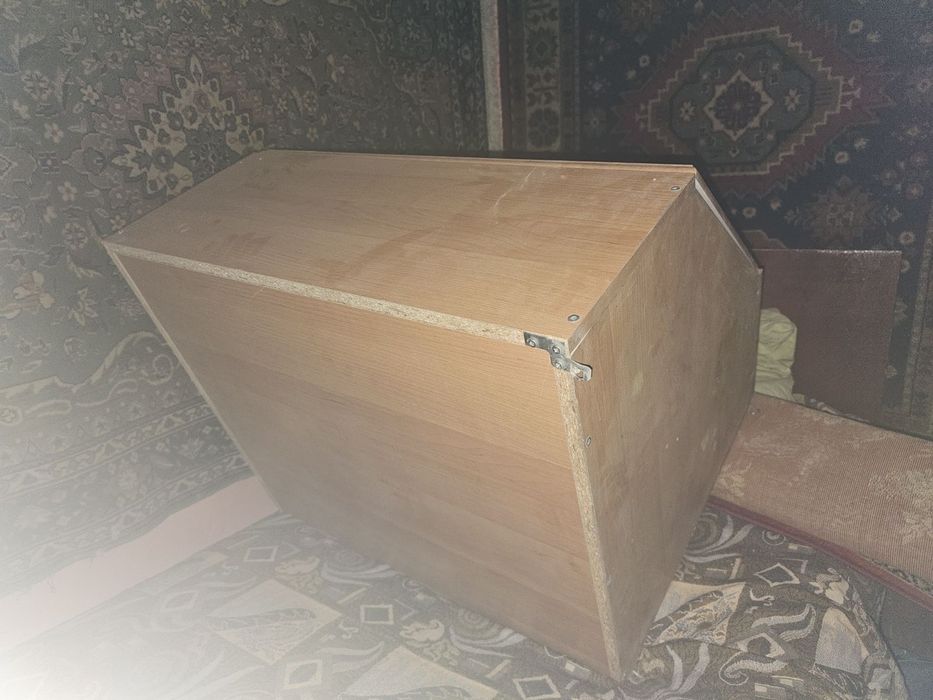 Продам Кутовий шкафчик