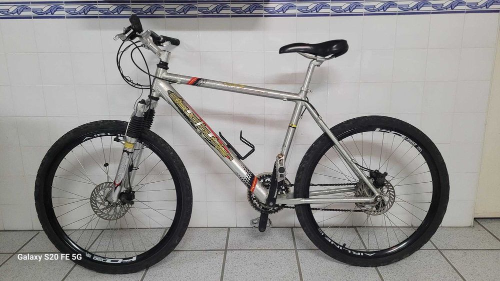 Bicicletas BTT e de estrada