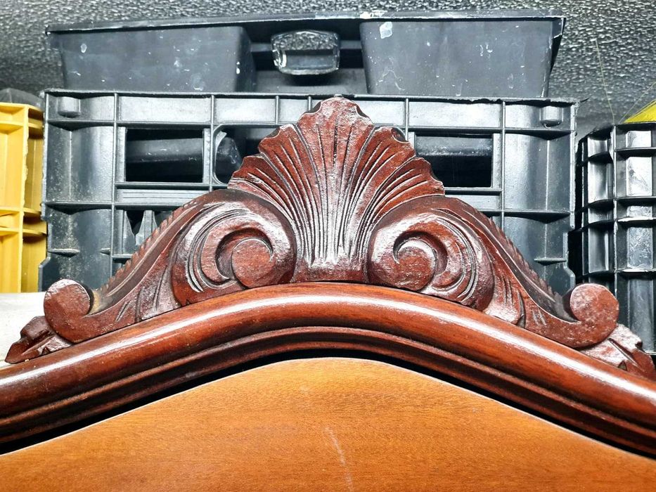 Armário antigo estilo Chippendale em madeira de verdade!